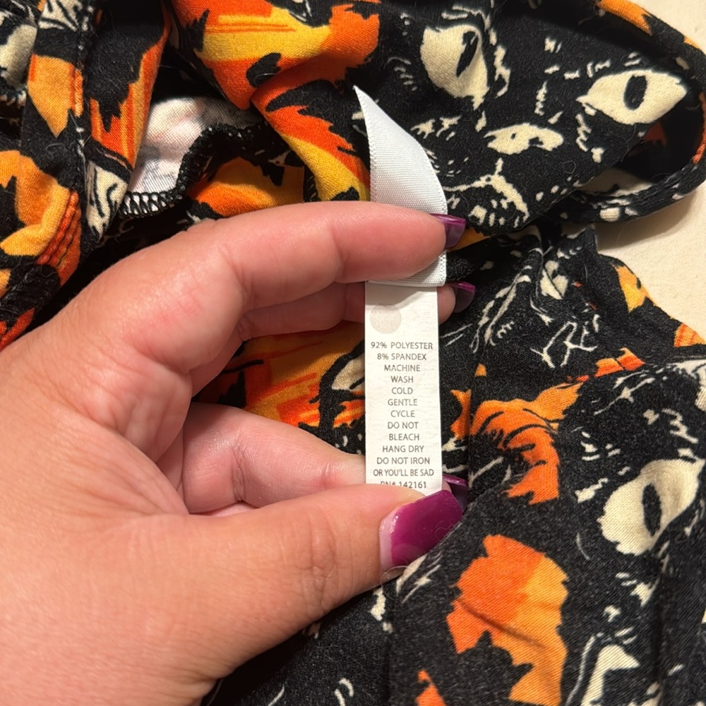 LuLaRoe Black & Orange Cat Print Leggings - Picture 3 of 3